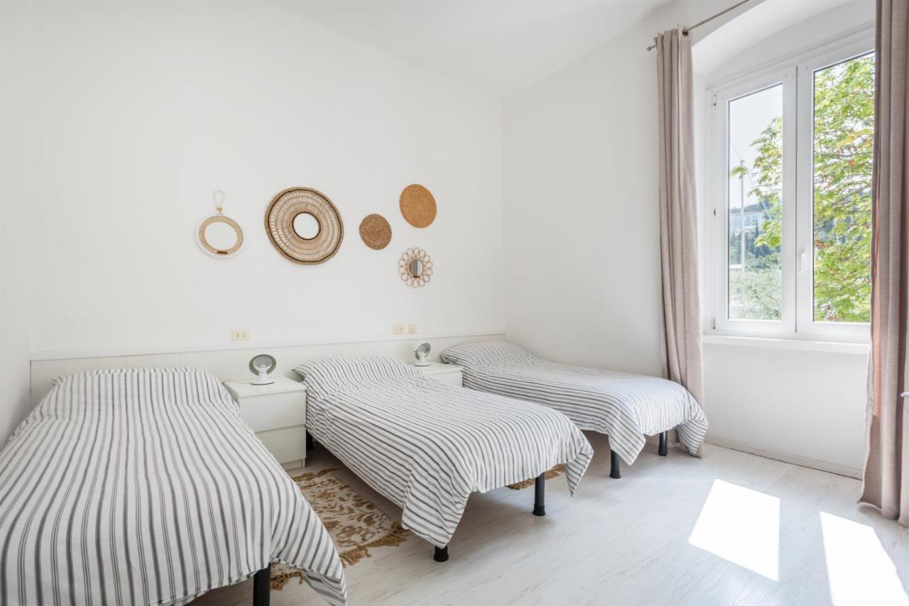 Al Lago Camping & Rooms Riva del Garda Exterior photo