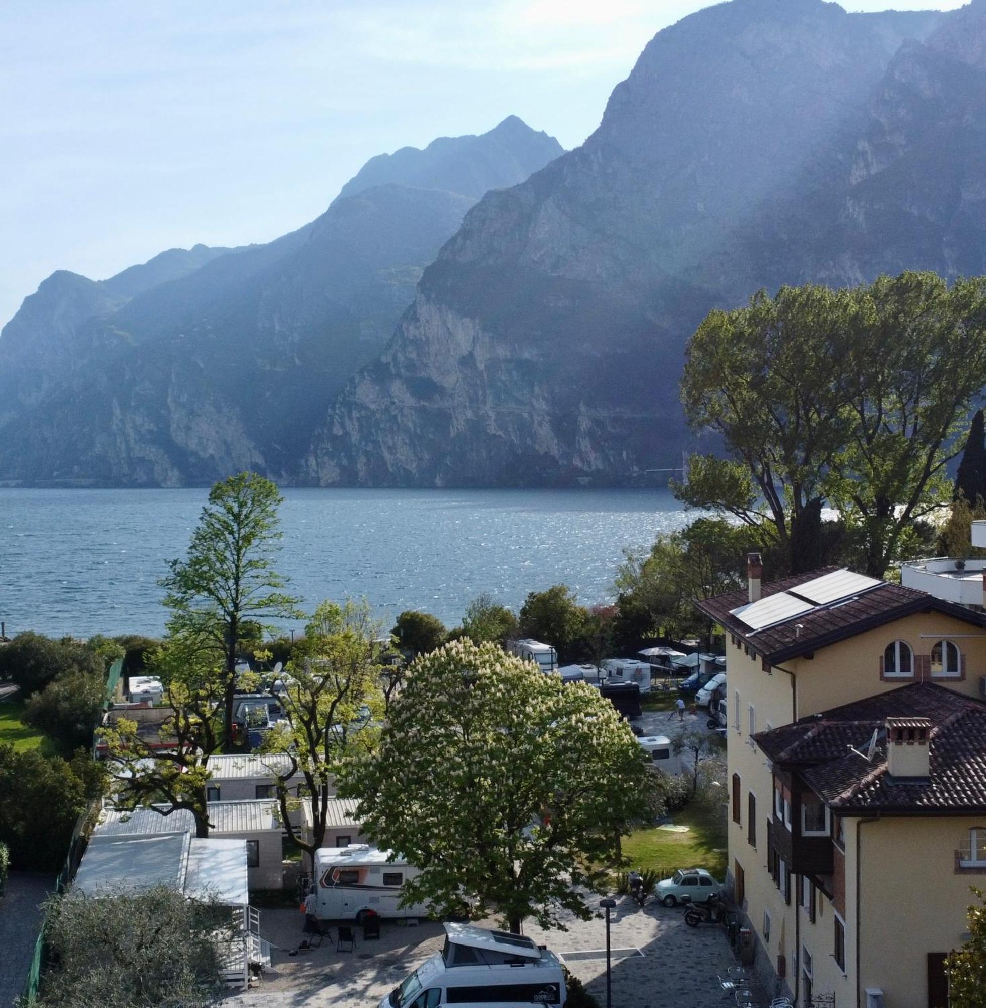 Al Lago Camping & Rooms Riva del Garda Exterior photo