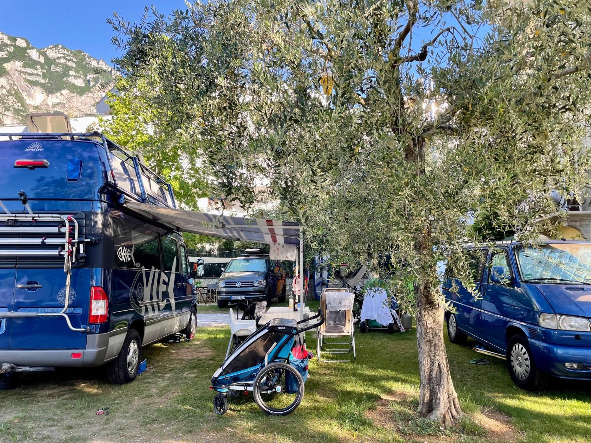 Al Lago Camping & Rooms Riva del Garda Exterior photo