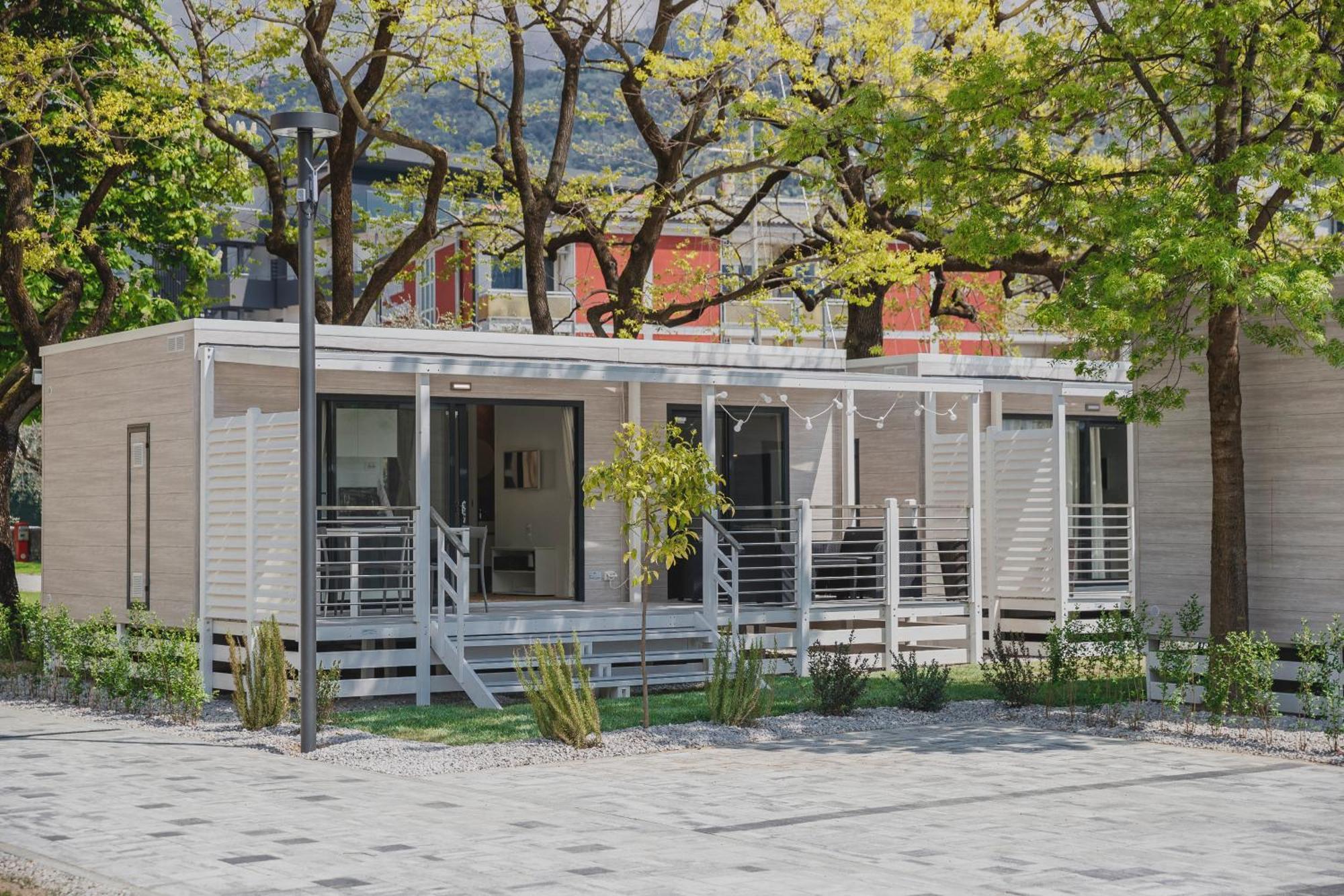 Al Lago Camping & Rooms Riva del Garda Exterior photo